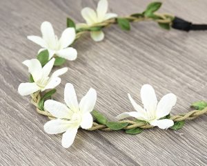 Mākslīgo ziedu vainags