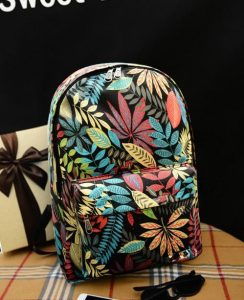 Mugursoma ar vasarīgu motīvu