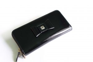 Sieviešu lakādas maks Angela Moretti ar rāvējslēdzēju