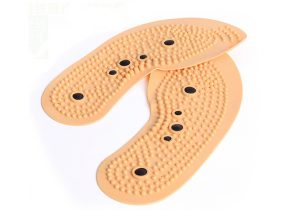 Dziednieciskās apavu iekšzoles ar magnētiem un masāžas elementiem