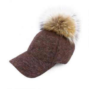 Sieviešu cepure ar "nagu" un mākslīgās kažokādas bumbuli